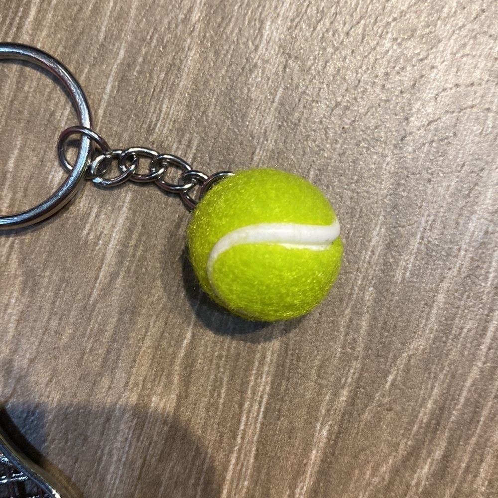 Tennis Racket & Ball Keychain Sports Keyring - Picture 3 of 5